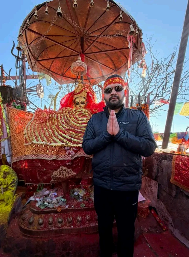 बालेन शाहले गरे पाथीभरा मन्दिरको दर्शन